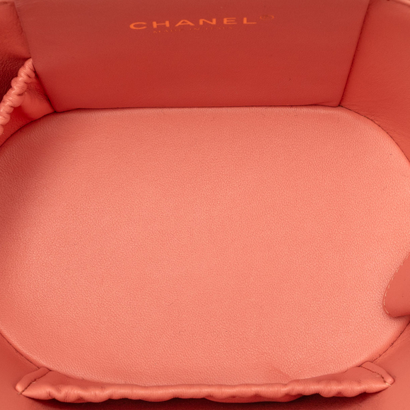 Pre-Loved Chanel Quilted Patent Afternoon Tea Vanity Case with Chain - Picture 5 of 8
